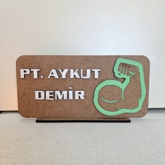 Kişiye ve Mesleğe Özel İki Katmanlı İsimlik Tasarımı